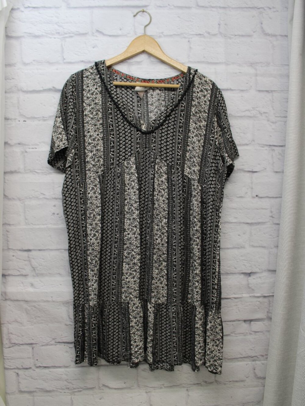 Knox Rose Plus XXL Black White Stripe Floral V Neck Shortsleeve Casual Dress